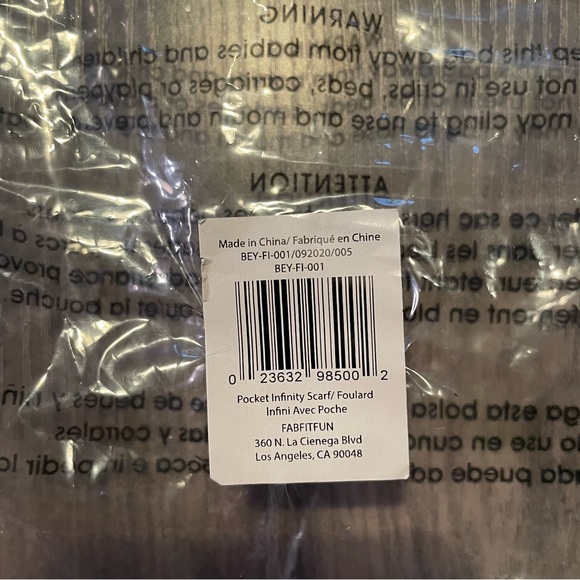 💥 3/$15 💥 Beyond Yoga hidden pocket infinity scarf NWT - Picture 9 of 10